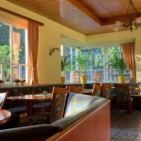 Hotel Schillerplatz エーリンゲン エクステリア 写真