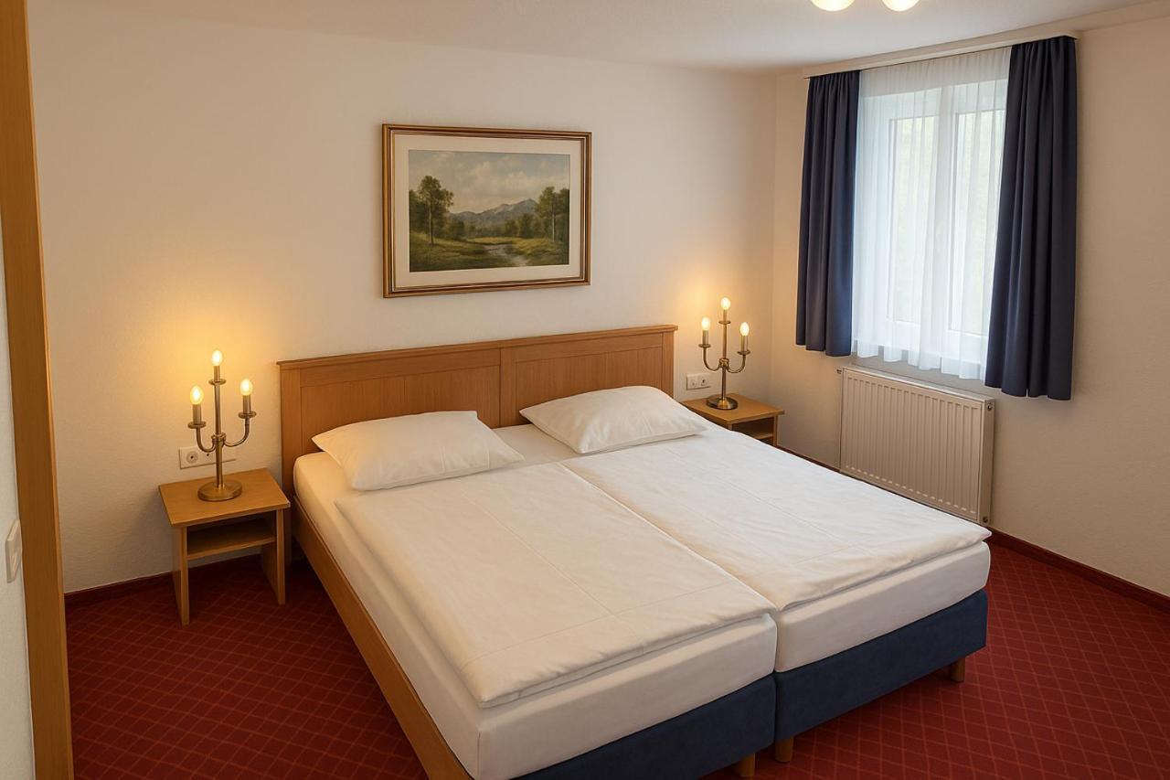 Hotel Schillerplatz エーリンゲン エクステリア 写真