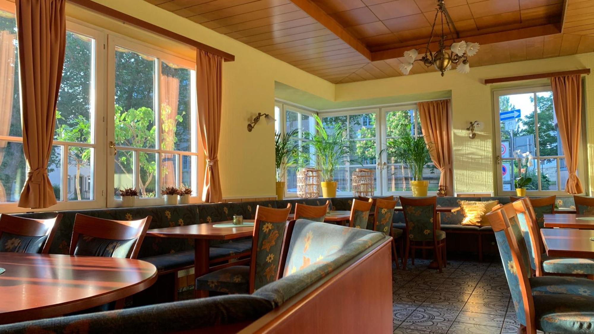 Hotel Schillerplatz エーリンゲン エクステリア 写真